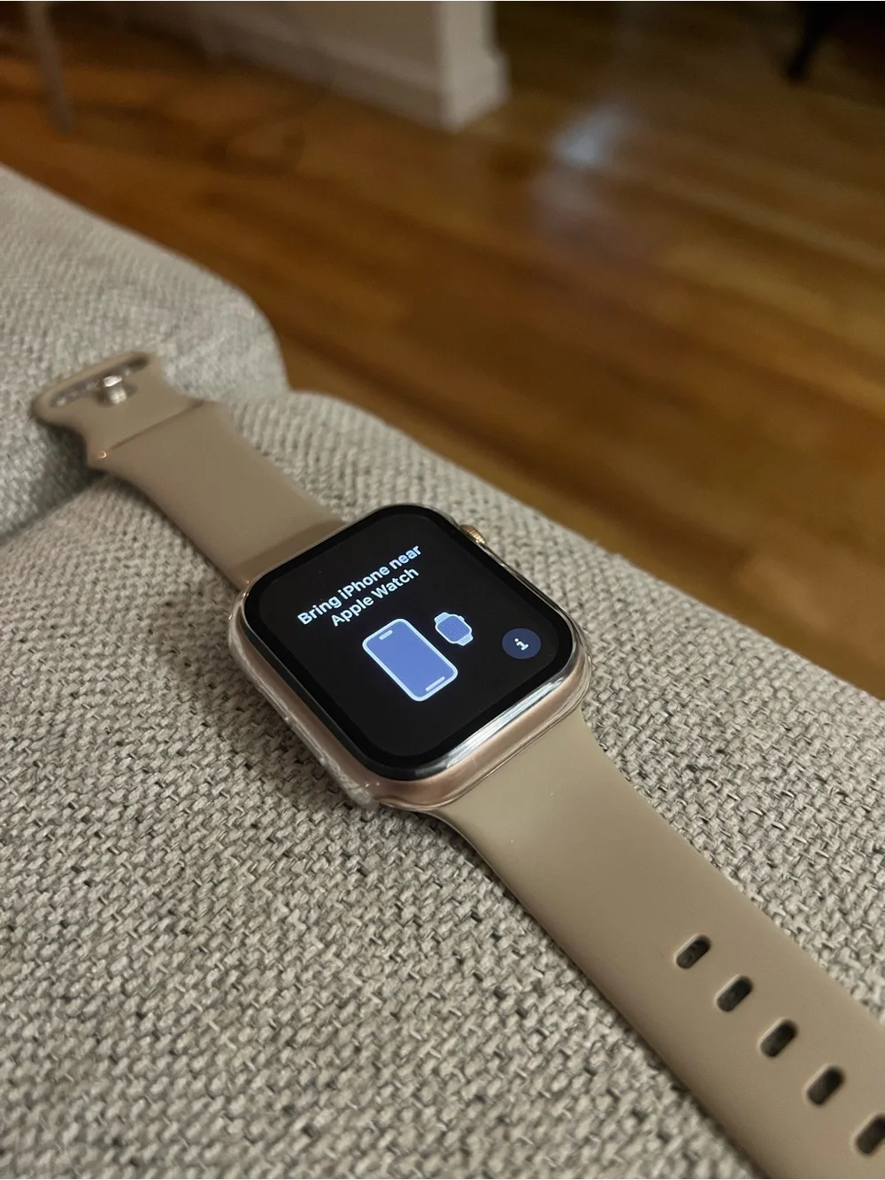 Apple Watch SE (GPS + Cellular) Rose Gold 44 mm